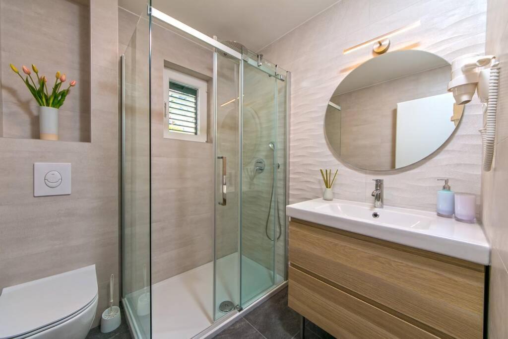 Apartman Macan Brela Buitenkant foto