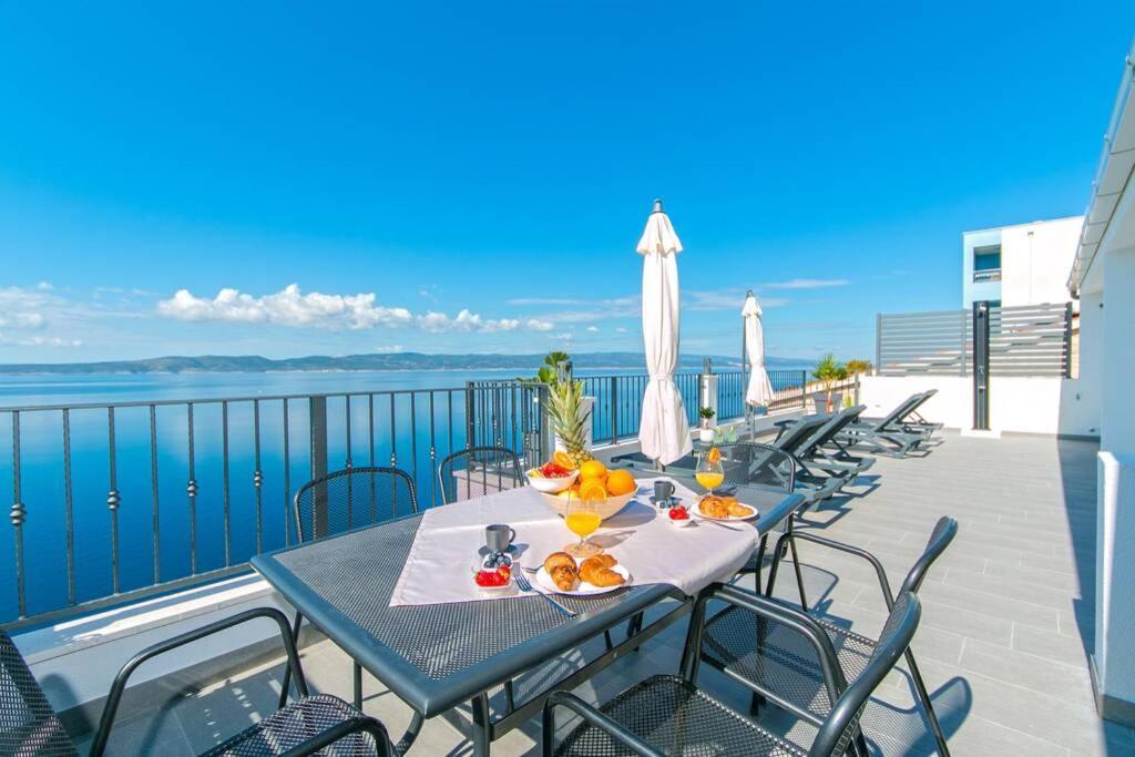 Apartman Macan Brela Buitenkant foto
