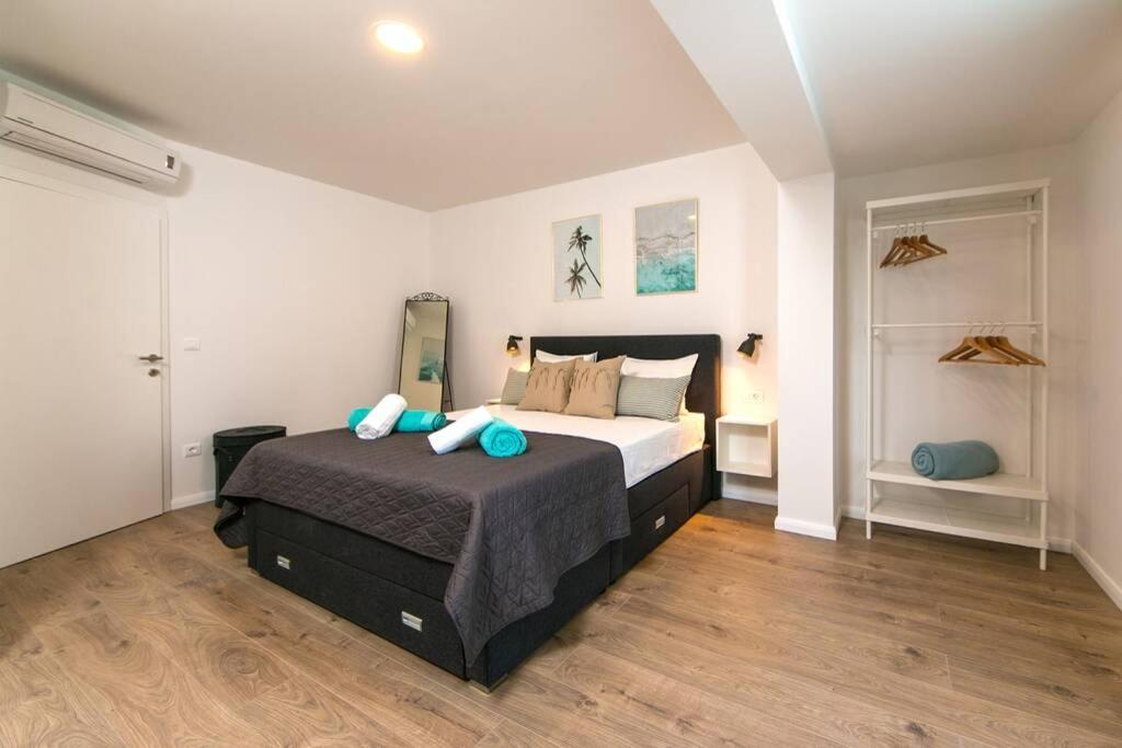 Apartman Macan Brela Buitenkant foto