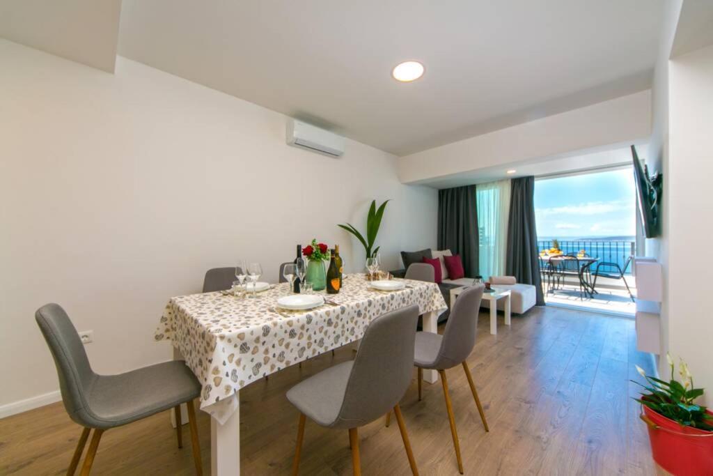 Apartman Macan Brela Buitenkant foto